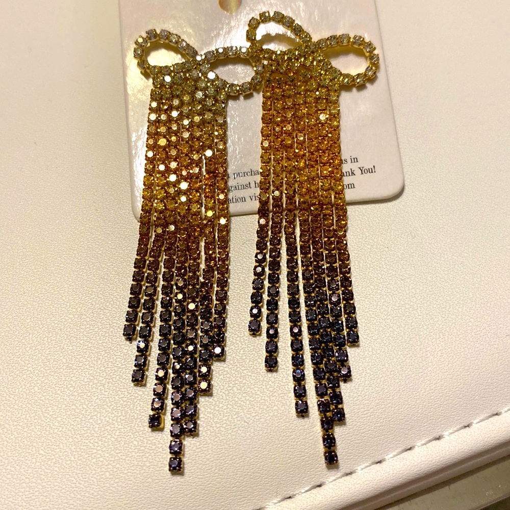 NWT ombre cubic zirconia infinity earrings.